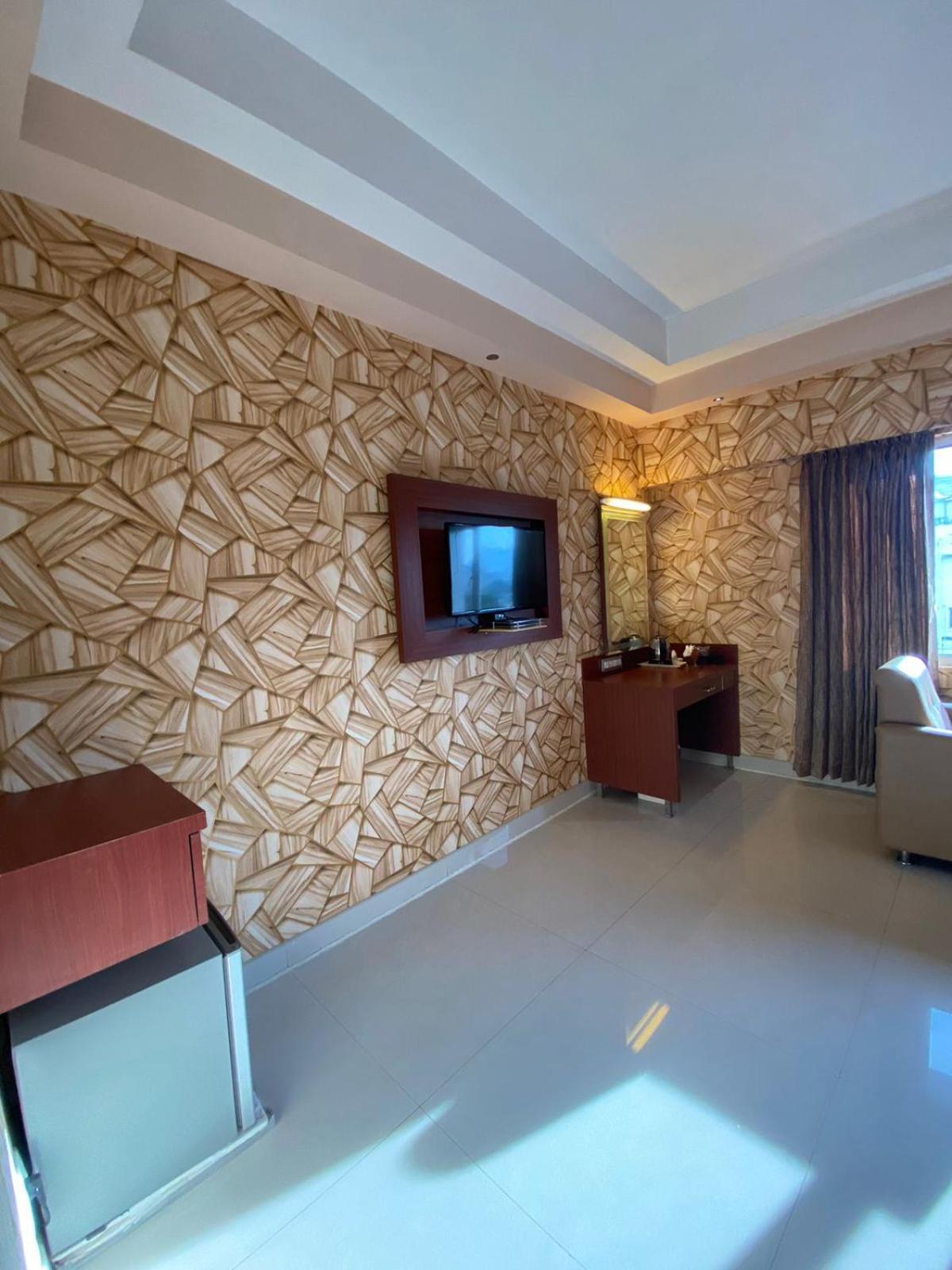 Hotel Maya Residency